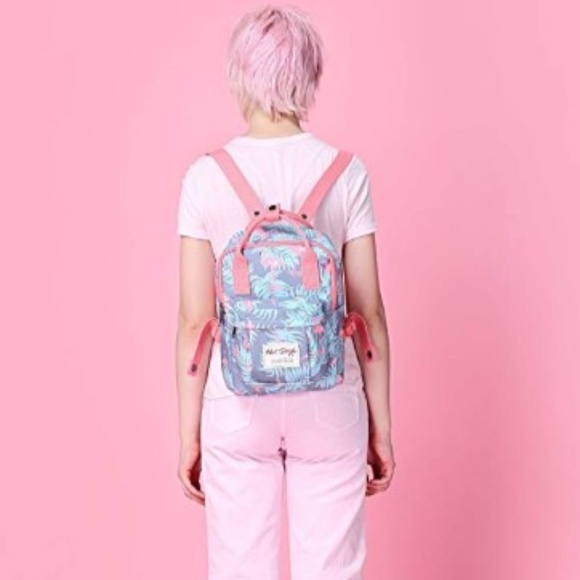 NWT Womens Floral Water Resistant Backpack Purse - Picture 3 of 4